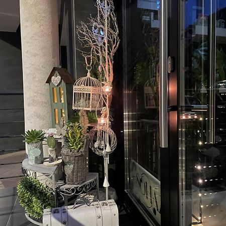 Sohaz Panzio Es Apartmanhaz โซลนอค ภายนอก รูปภาพ